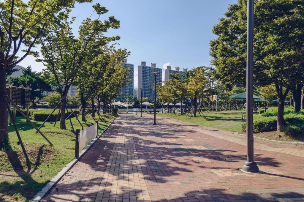 Ramada Encore By Wyndham Busan Haeundae Extérieur photo